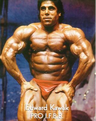 Edouard kawak esegue la posa di most muscular