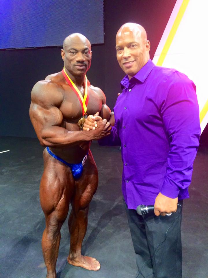 dexter jackson vincitore dell'arnold classic europe 2015 insieme a Shawn ray