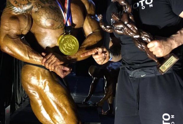 andrea presti e mauro sassi dopo la vittoria dell'assoluto bodybuilding alla Diamond cup Malta 2017 IFBB