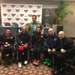 Arnold insieme ai ragazzi della pro league della categoria bodybuilding wheelchair
