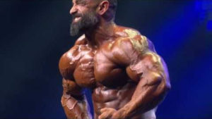 guy cisternino sul palco dell'Arnold Classic Ohio 2017 nella posa di most muscular
