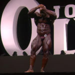 dexter jackson posa sul palco del mister olympia
