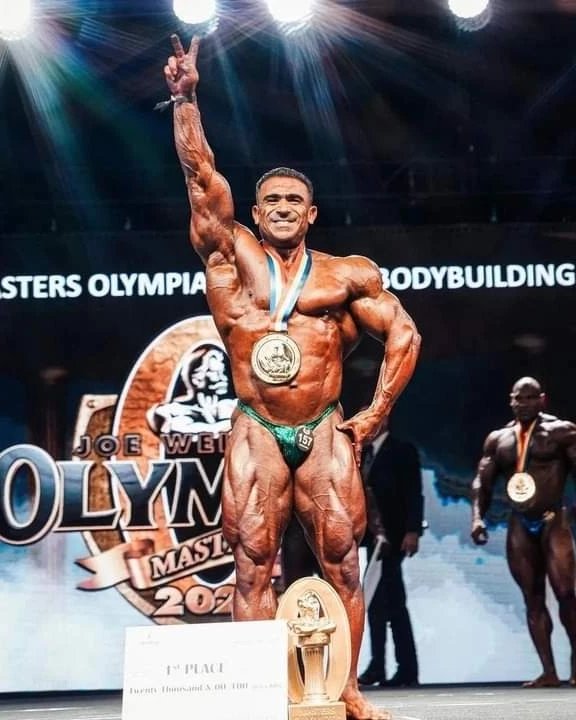 KAMAL ELGARGNI VINCE I MASTERS OLYMPIA 2023 NELLA CATEGORIA MEN'S OPEN BODYBUILDING