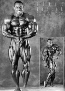 vince taylor nella posa di most muscular per un servizio fotografico