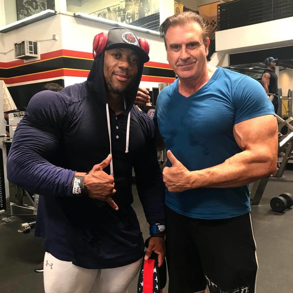 shawn rhoden pro ifbb e mr olympia 2018 con alex ardenti alla gold's gym di venice in california