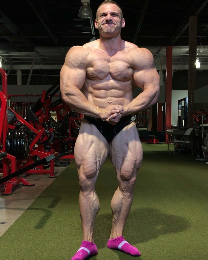 Cody Montgomery ad una settimana dal 2019 JAPAN PRO IFBB posa del più muscoloso