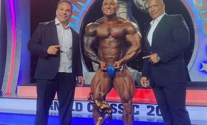 2020 arnold classic ohio amateur winners FABIO REZENDE alias FABIO GIGA con Rich Gaspari e Shawn Ray dopo la vittoria dell'assoluto bodybuilding