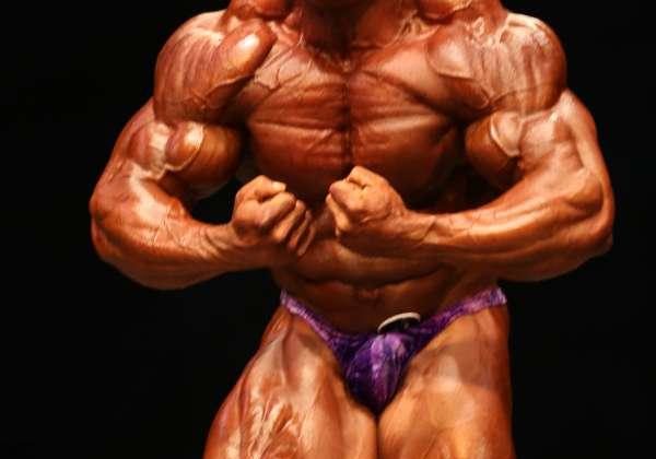 Mike Kefalianos sul palco del master olympia 2012