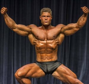 Wesely Vissers pro ifbb men's classic physique classic pose bicipiti