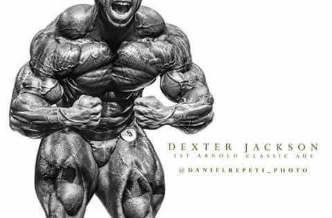 dexter jackson pro ifbb mister olympia 2008 esegue la posa del più muscoloso