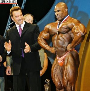 On Stage At 2001 Arnolds Classic ronnie coleman vince l'arnold classic 2001 e arnold batte le mani