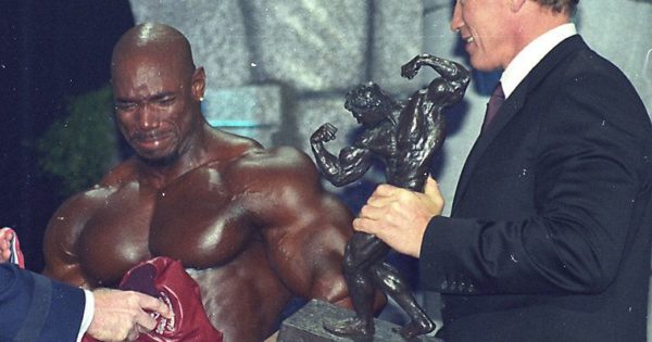 Winner Flex Wheeler and Arnold Schwarzenegger - 2000 Arnold Classic