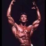 frank zane in una posa classica