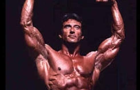 frank zane in una posa classica