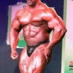 ronnie coleman in una guest posing in offseason