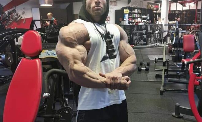 side chest di peter monlar in preparazione per il 2020 romania muscle fest ifbb pro qualifier