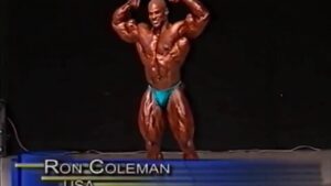 ronnie coleman sul palco del grand prix finland nel 1997