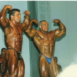un confronto tra milos sarcev e Marko Savolainen sul palco del grand prix finland 1997