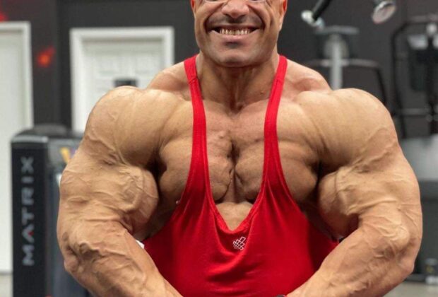 hassan mostafa pro ifbb road to 2021 new york pro ifbb posa di most muscolar