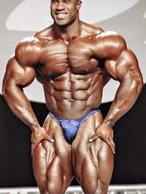 victor martinez sul palco del mister olympia 2007 posa del più muscoloso