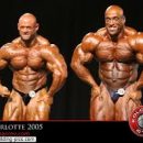 2005 Charlotte Pro Men’s Bodybuilding branch warren vs dennis james posa del più muscoloso