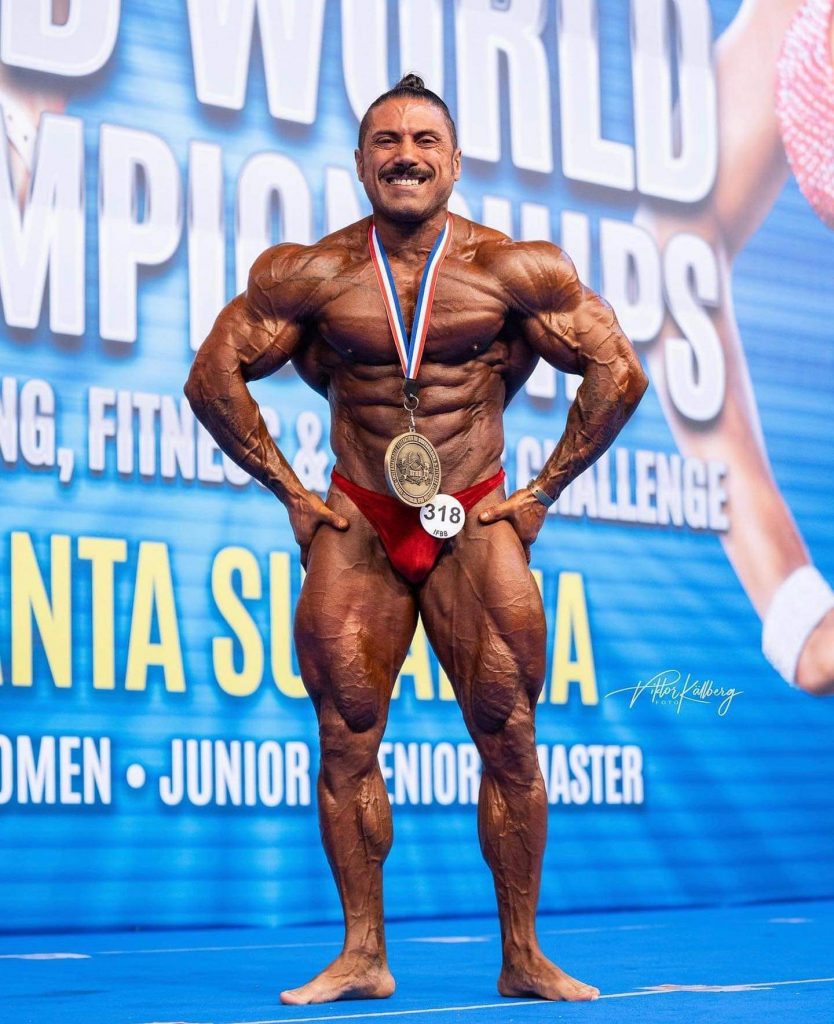 nicola barlotta vince il mondiale ifbb 2021 master bodybuilding