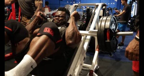 blessing awodibu allena le gambe road to 2022 mister olympia hack squat