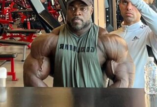 brandon curry road to 2022 mister olympia posa di most muscular