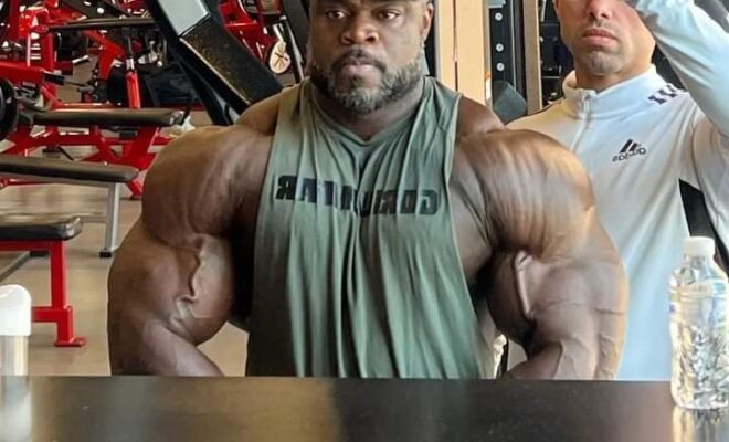 brandon curry road to 2022 mister olympia posa di most muscular