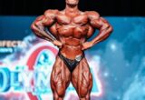 chris bumstead vince il mister olympia 2022 nella categoria men's classic physique