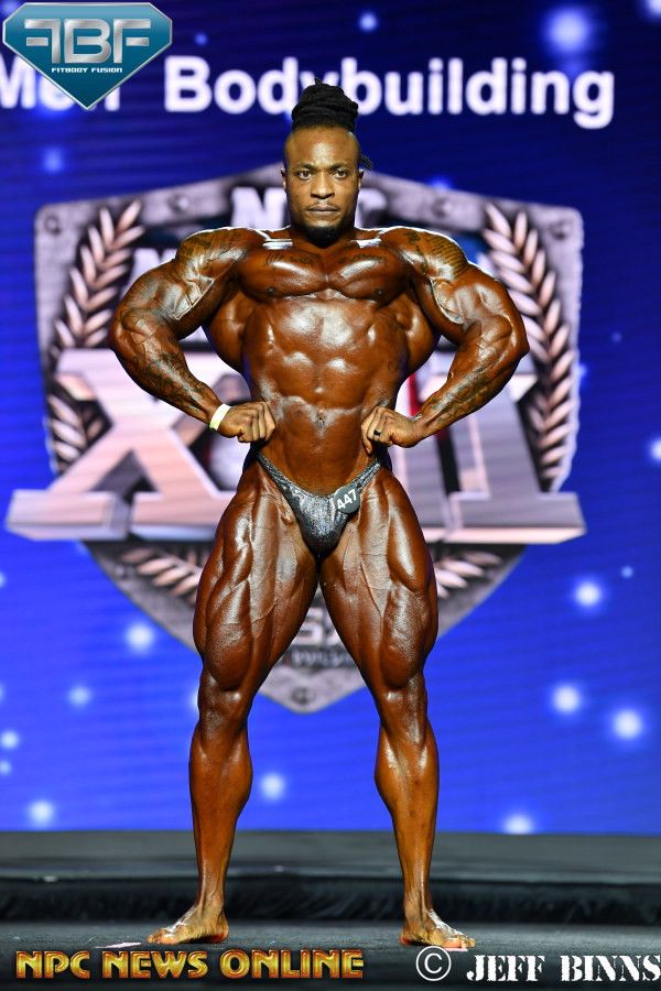 WALTER DEBBS VINCITORE ASSOLUTO BODYBUILDING AI 2022 NPC NATIONALS