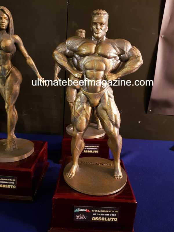 il trofeo dell'assoluto bodybuilding al colosseum IFBB ITALY 2023